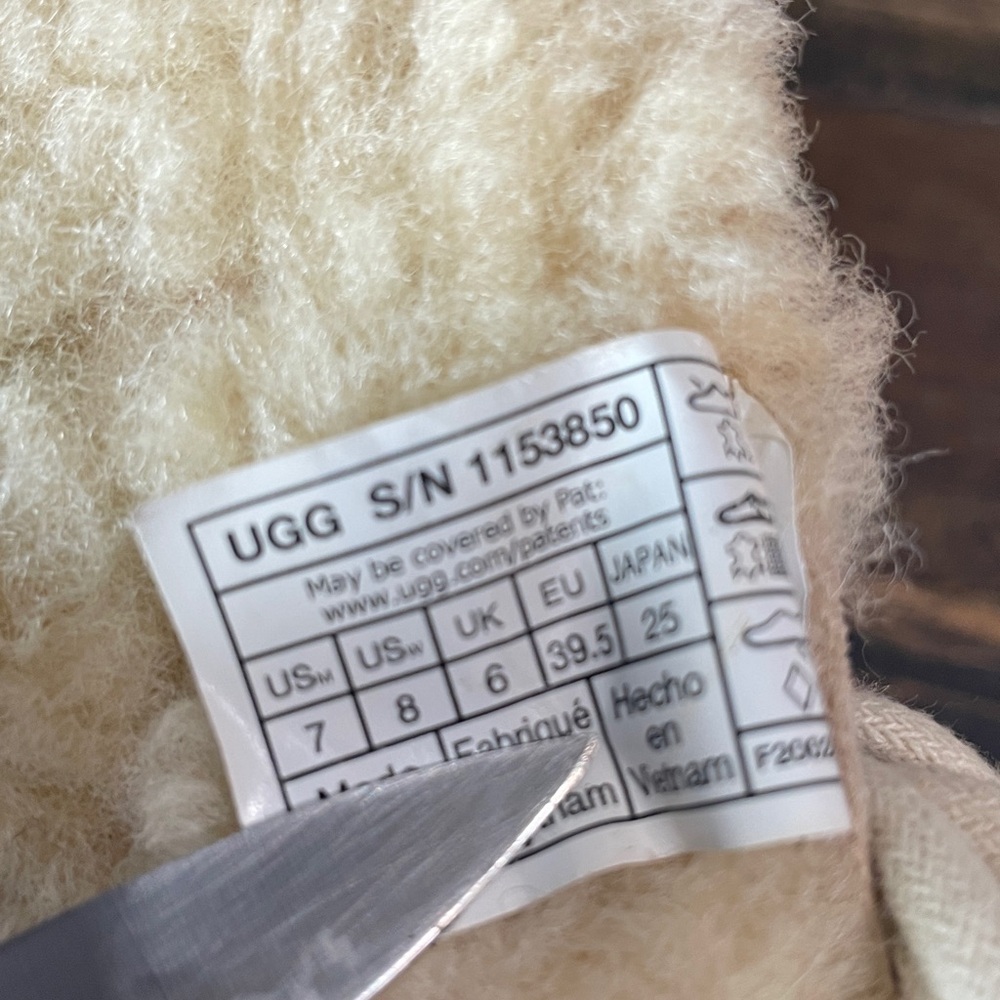 UGG Tan Ankle Boots with Cream Shearling Lining 39.5 like new condition - Picture 14 of 17